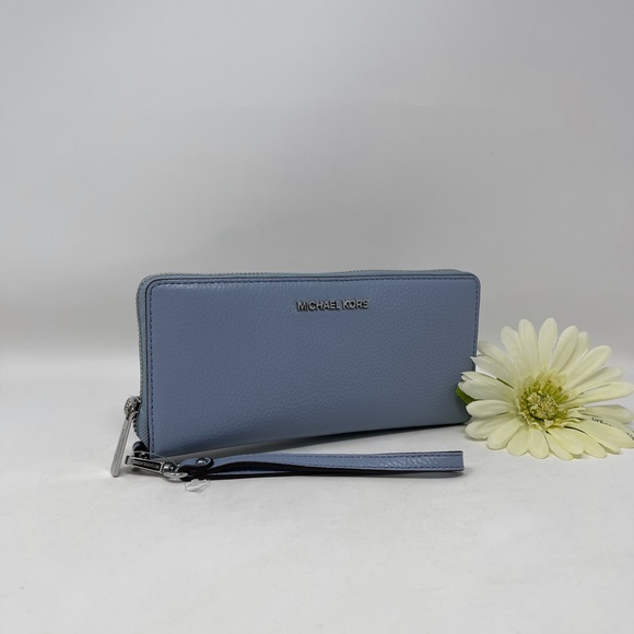 Michael Kors Handbags - Michael Kors JST Large Zip Wallet